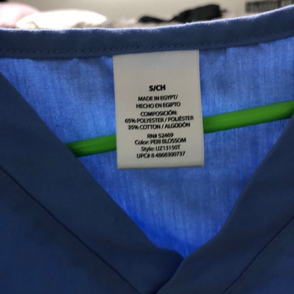 Scrub top - Picture 3 of 3